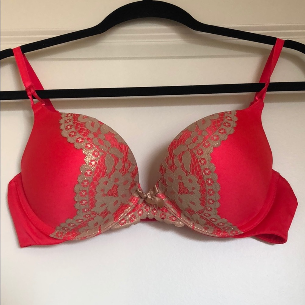 Victoria’s Secret Bombshell Bra 36B